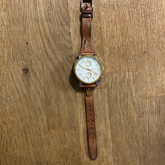 Brown Leather Fossil Watch - Picture 1 of 2